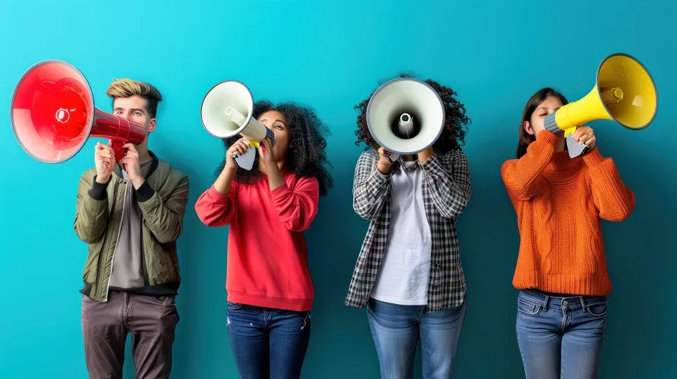 ۲۰ استراتژی بازاریابی کم هزینه برای جذب تعداد زیادی مشتری: استفاده از بازاریابی دهان به دهان دیجیتال